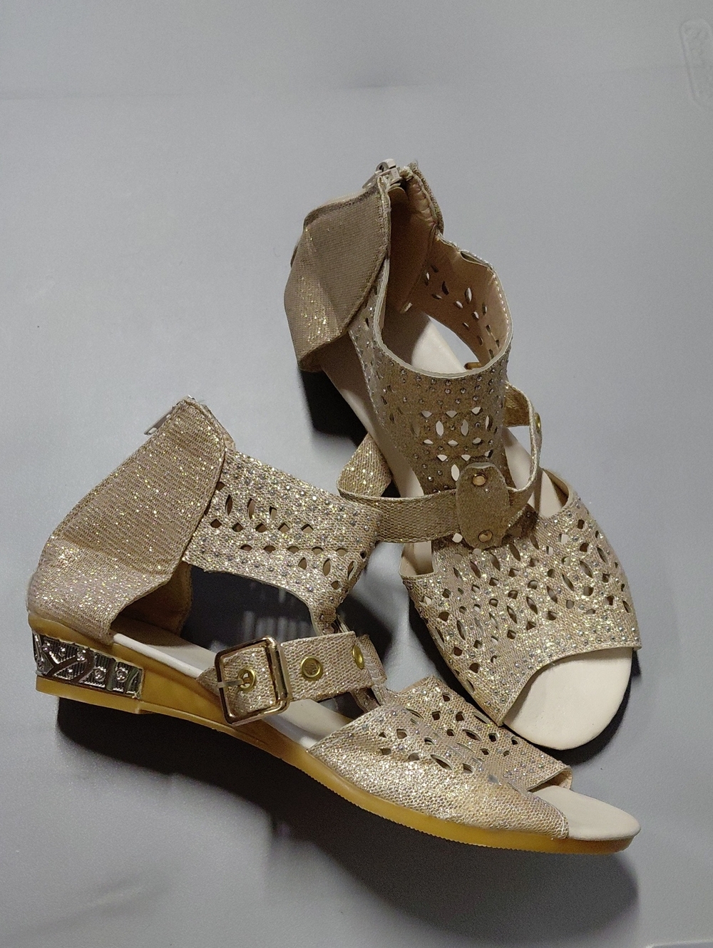 8.5 (39) Women’s Glitter Cutout Sandals in Gold Chich Feminine Sparkly